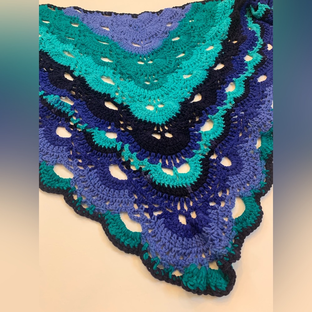 Handmade southern shawl, teal blue purple, excellent like new condition (bin G)